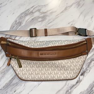Michael Kors Fanny Pack Large and gorgeous! Long strap for men or women.
